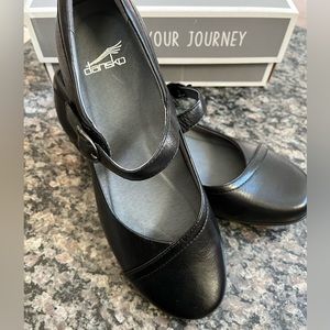 Brand new Dansko Mary Jane’s. Size 40